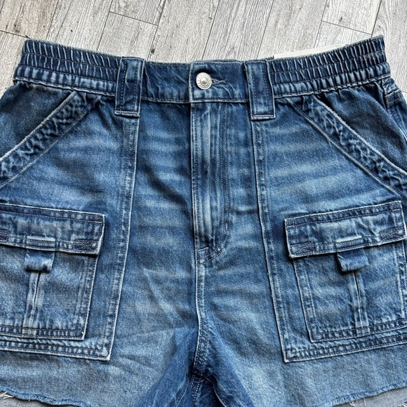 NWT AMERICAN EAGLE Highest Rise 90s Boyfriend Cargo Denim Jean Shorts Sz 8‎ - Picture 3 of 14